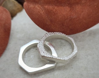 Duo of handmade geometric rings in 925 silver