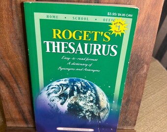Roget's Thesaurus Green Paperback