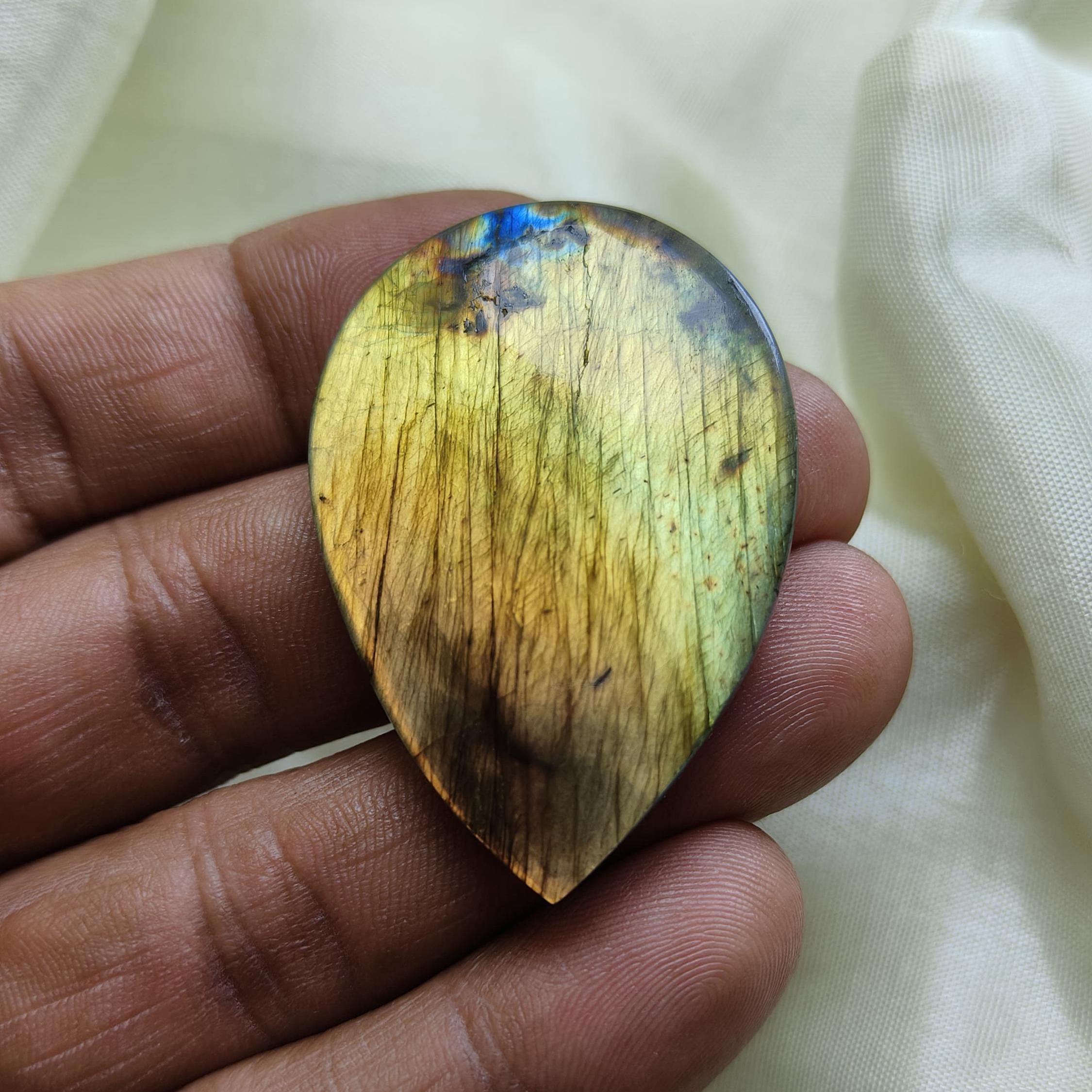 AAA マルチパープル ラブラドライト カボション、ルース