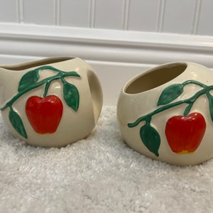 Vintage 1940&#39;s Pippin USA Apple Creamer & Sugar Set