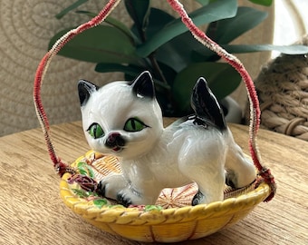 Charming Vintage Cat in a Basket of Yarn Music Box ~ Moving Ball