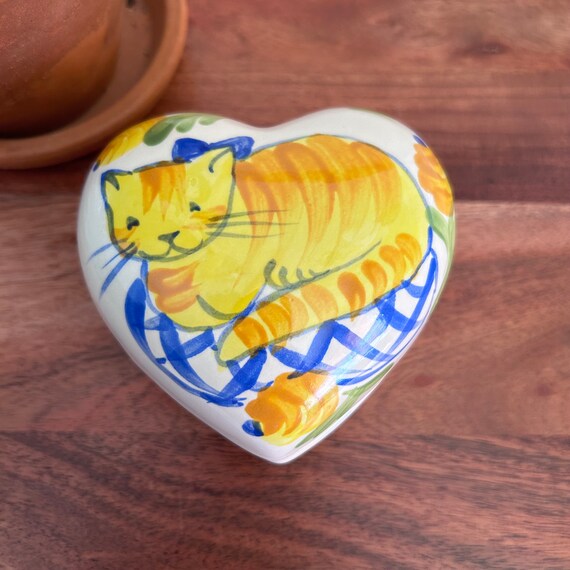 Cheerful And Happy Tabby Cat Heart Shaped Ceramic… - image 1