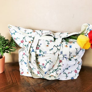 Women's Ivory Floral Tote Bag, Market Tote Bag, Beach Tote Bag, Work Tote Bag, Casual Tote Bag, Tote Bag with pockets, Mother's Day Gift