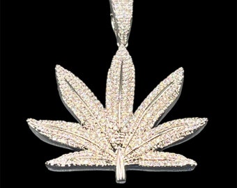 Dije de hoja de plata con piedras de circonita, 2 x 2 pulgadas