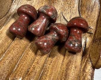 Crystal mushroom carvings