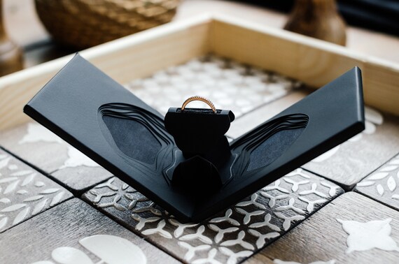 thin engagement ring box