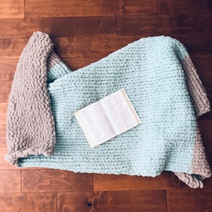 Chunky knit blanket, chenille knit blanket, arm knit blanket, jumbo chenille throw, giant knit throw, needlepoint throw, blankets and throws