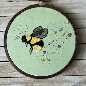 Little Bee, Queen Bee, Bumble Bee,  PDF Pattern ONLY, Embroidery Pattern, cottagecore