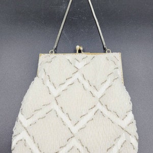 Vintage Du-Val White and Gray Seed and Bugle Beaded Purse Hand Bag Evening Bag Hong Kong with Kiss Lock Apparel Accessories