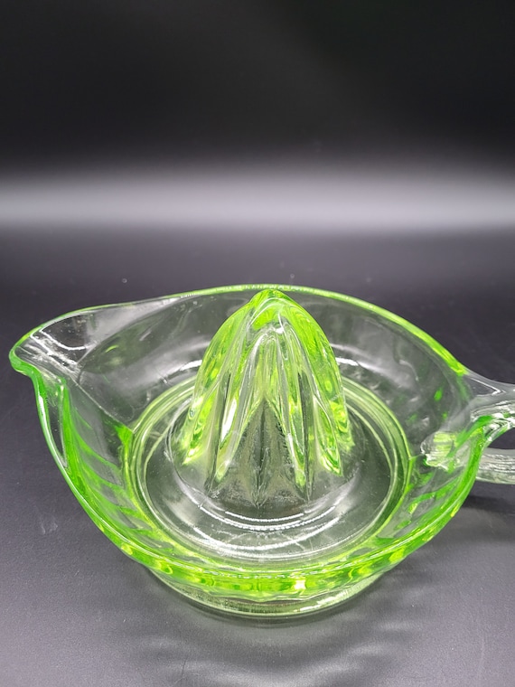 Green glass juicer hotsell
