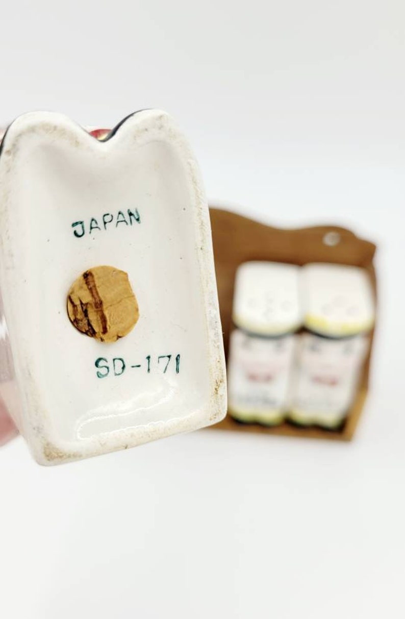 Vintage I'm Royal Sealy Chef Spice Shaker Set Wooden Shelf Caddy 6 Shaker Spice Set Japan Kitchen Decor Kitsch bild 3
