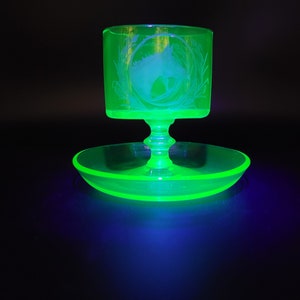 Vintage RARE Uranium Green Depression Glass Cigarette Holder Combined  Ashtray Etched Horse Glows Under Uv Light Collectible Home Decor