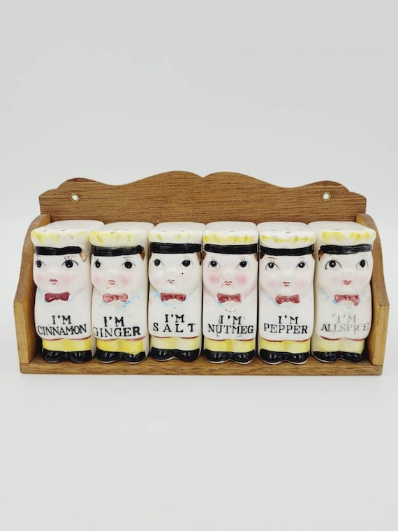 Vintage I'm Royal Sealy Chef Spice Shaker Set Wooden Shelf Caddy 6 Shaker Spice Set Japan Kitchen Decor Kitsch