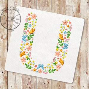 Diseño de bordado a máquina con la letra U floral Fuente del alfabeto de flores silvestres con letras de flores y mariposas para un regalo personalizado 265