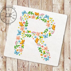 Diseño de bordado a máquina con la letra R floral Fuente del alfabeto de flores silvestres con letras de flores y mariposas para un regalo personalizado 262