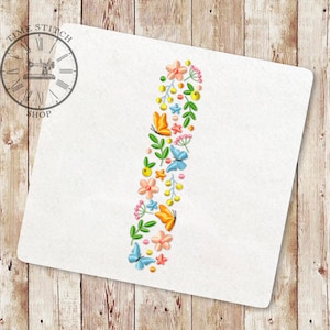 Letra floral I máquina de bordado Design Fonte do alfabeto de flores silvestres de flores e borboletas Letras para um presente personalizado 253