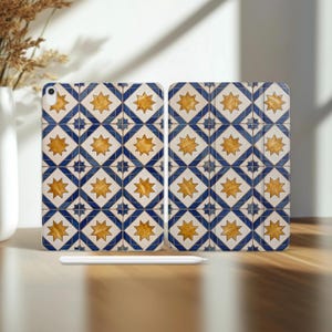 Funda para iPad Pro 12.9 Air 13 11 pulgadas M5 M1 Portugués 10.9" 10.2 A16 Mini 7 6 5 4 3 10.ª 9.ª 8.ª generación con diseño de mosaico de azulejos. Funda con estampado moderno.