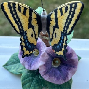 Monarch butterfly and blue flowers lennox This is a beautiful example and very collectible. It has a slight chip on it great shape. 4x5