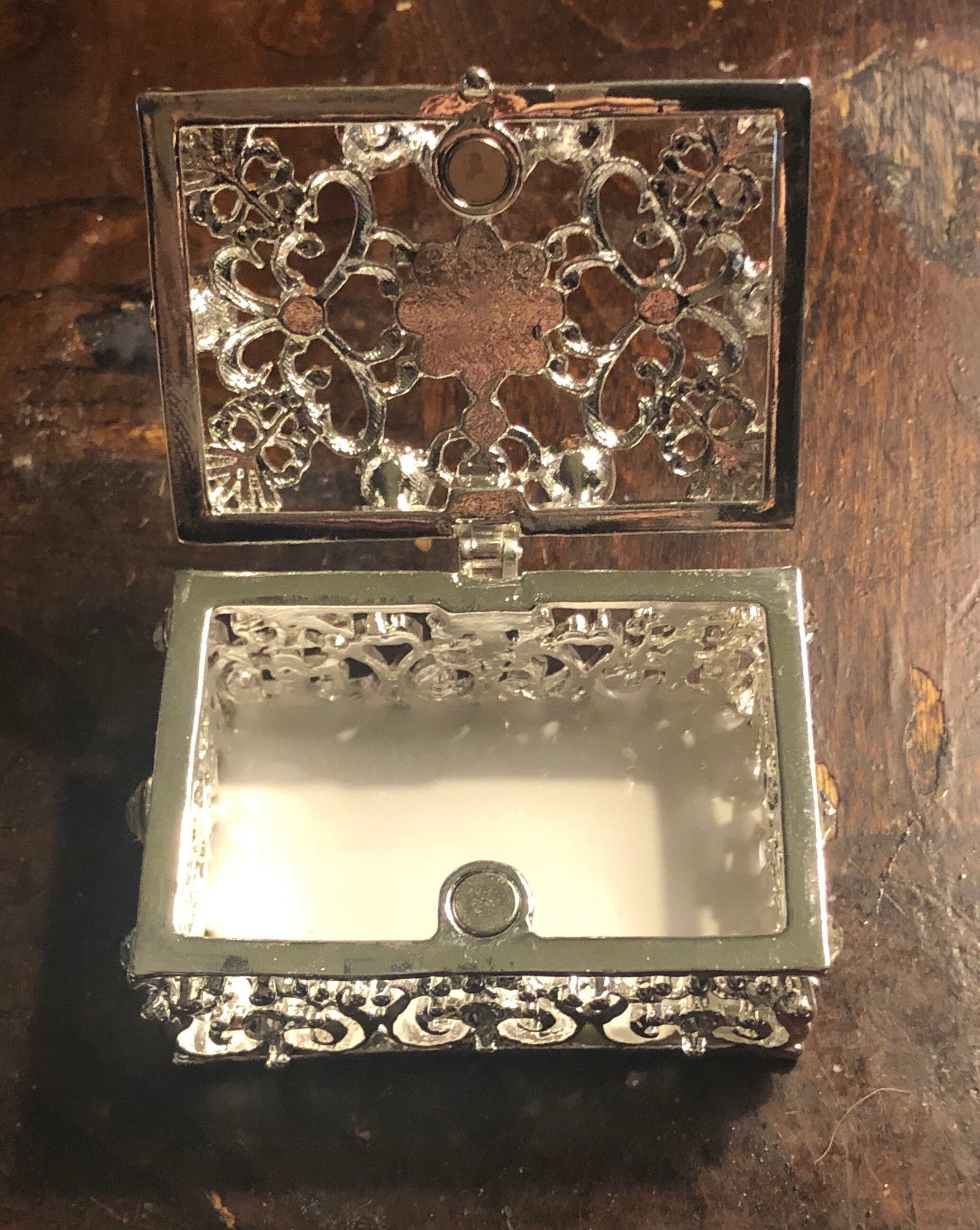 Fleur de lis trinket and 2jewelry box. This is a very small Etsy