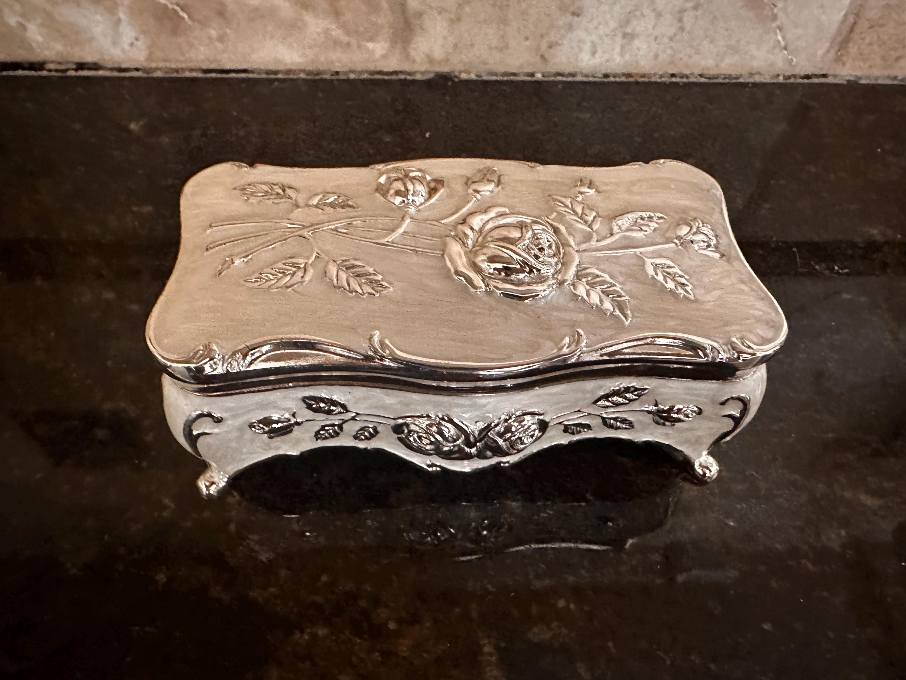 Anastasia Music Box White Silver Plated Jewelry Box Adorned With