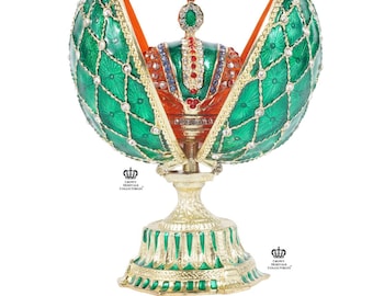 Luck of the Irish Green Faberge egg in green with crown inside.This is collection of Swarovski crystals.Beautiful color crown is 1” egg 5”