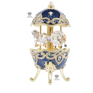 Royal Navy Carrousel Paard Muziekdoos Met Witte Paarden Beeldjes Opwinden Muzikale Handgemaakte Woondecoratie Speelt edelweiss het geluid van muziek