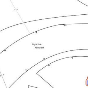 Puede incluir: Un patr&oacute;n de costura para una prenda con l&iacute;neas curvas y marcas para cortar y coser. El patr&oacute;n est&aacute; etiquetado como "Right Side" y "Flip for Left".