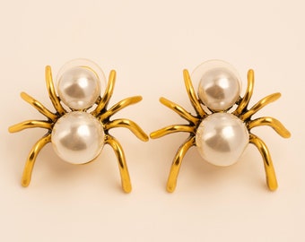 Pearl Spider Earrings, Stud Earrings, Weird Earrings, Halloween, Grunge Jewelry, Cool Earrings, Gothic, Unique Jewelry, Weird Stuff