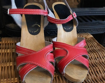 ladies red leather sandals