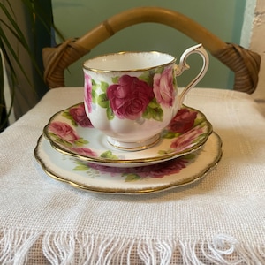 Royal Albert Teetassen-Trio. Old English Rose und American Beauty