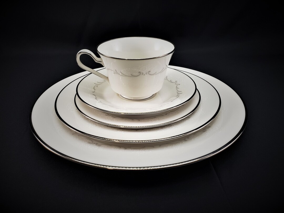 Noritake Japan Fine China Irene 7571 Pattern 5 Piece Place Setting Platinum Trim Etsy