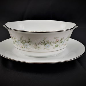 Noritake Japan Fine China Savannah # 2031 Sauciere mit aufgesetzter Platin Zierleiste