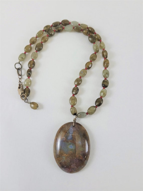 Jade Agate Beaded Stone Pendant Necklace - image 2