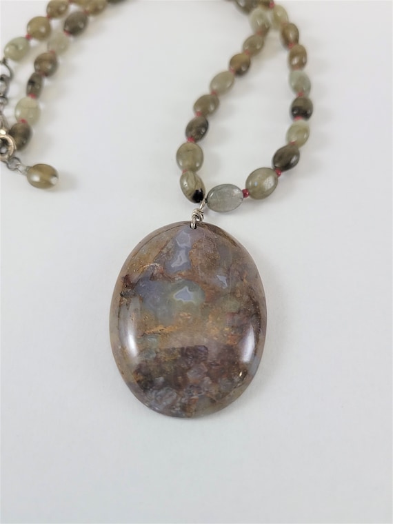 Jade Agate Beaded Stone Pendant Necklace - image 1
