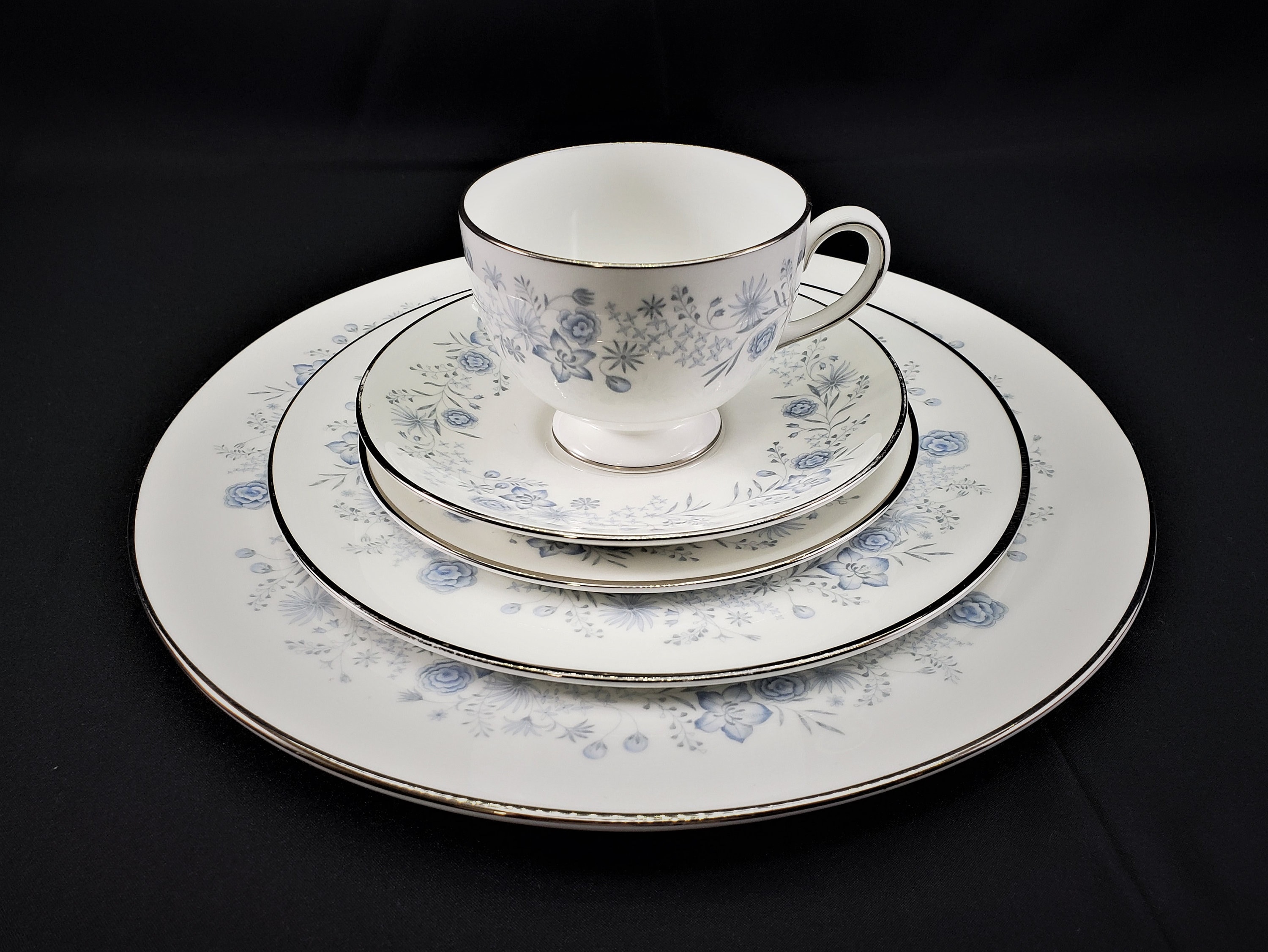 Wedgwood China Belle Fleur Pattern Blue Floral 5 Piece Place Etsy