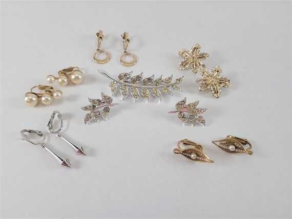 Sara Coventry Clip on Earrings and Leaf Brooch Si… - image 2