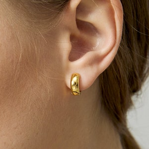 18k Gold Hoops hypoallergenic, gold Huggies, Chunky Gold hoop earrings, Gold thick Hoop Earrings, chunky Huggie, WATERPROOF hoops