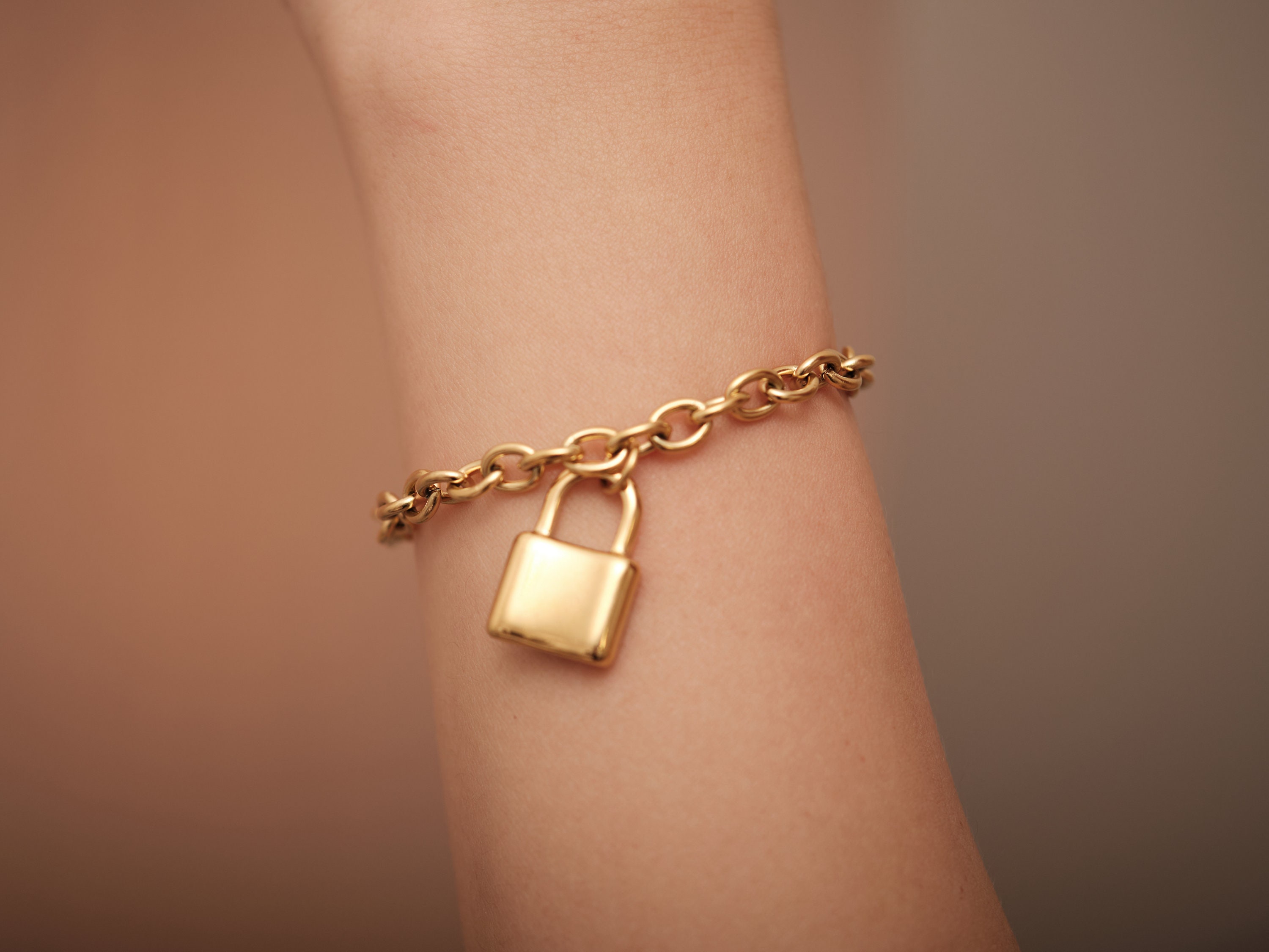 Jess Lock Chain Bracelet in Gold | Kendra Scott