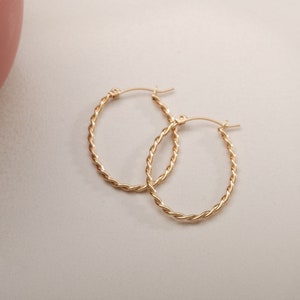 Gold Circle Twisted Hoop, 18k Gold Fill Hoop, Twisted Hoop, Gold Hoop Earrings, Dainty Minimalist Hoops, Gift For Her, Twisted Rope