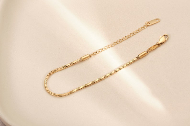 18K Gold Herringbone Bracelet, Gold Snake Chain Bracelet,Flat Herringbone Chain, Gold Chain Bracelet, Thin Herringbone chain, Gold Bracelet 1.5mm Snake Chain