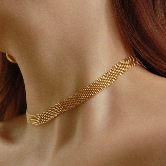 Gold band choker deals