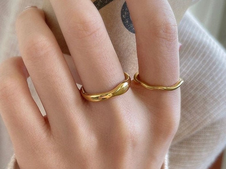 Anneau géométrique rempli dor 18K Anneau dempilage Anneau Etsy