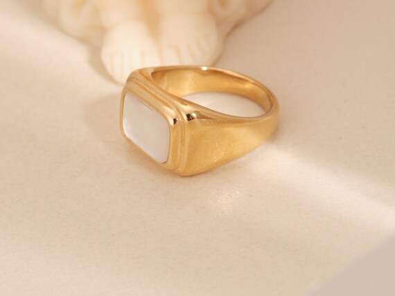 Gold Mother of Pearl Ring Gold Vintage Ring Gold Ring Vintage