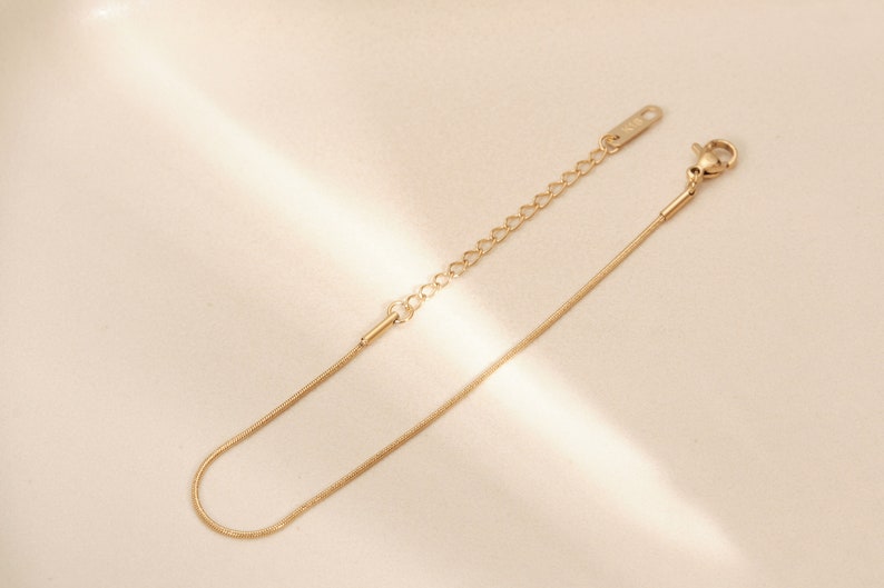 18K Gold Herringbone Bracelet, Gold Snake Chain Bracelet,Flat Herringbone Chain, Gold Chain Bracelet, Thin Herringbone chain, Gold Bracelet 1mm Snake Chain
