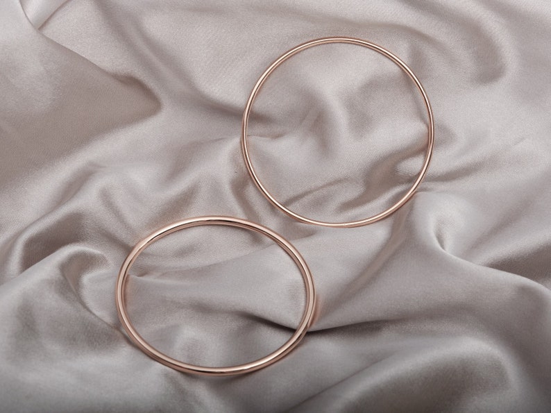 Brazalete clásico Brazalete de oro sin cordones para mujer Brazalete liso Brazalete clásico sin cordones, brazaletes apilables sin deslustre Brazalete apilable imagen 9