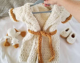 Padrão de roupão de crochê para bebê: fio chenille super volumoso (padrão em PDF)