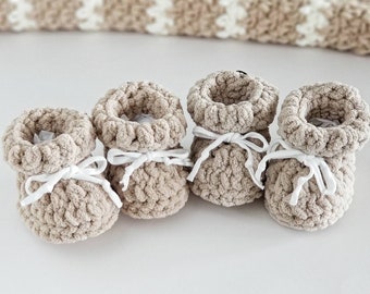 Crochet Baby Booties Pattern: Bernat Blanket Yarn Crib Shoes (PDF Pattern)