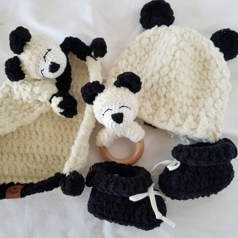 Panda Gifts - 60+ Gift Ideas for 2024