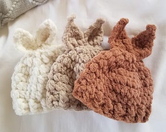 Crochet Baby Bunny Beanie Pattern: Chenille Yarn (Newborn to 12 Months)