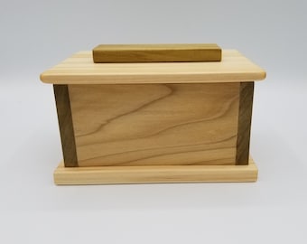Wooden Keepsake Storage Box Lift Lid with Handle / Poplar Wood / Whatnots / Trinkets